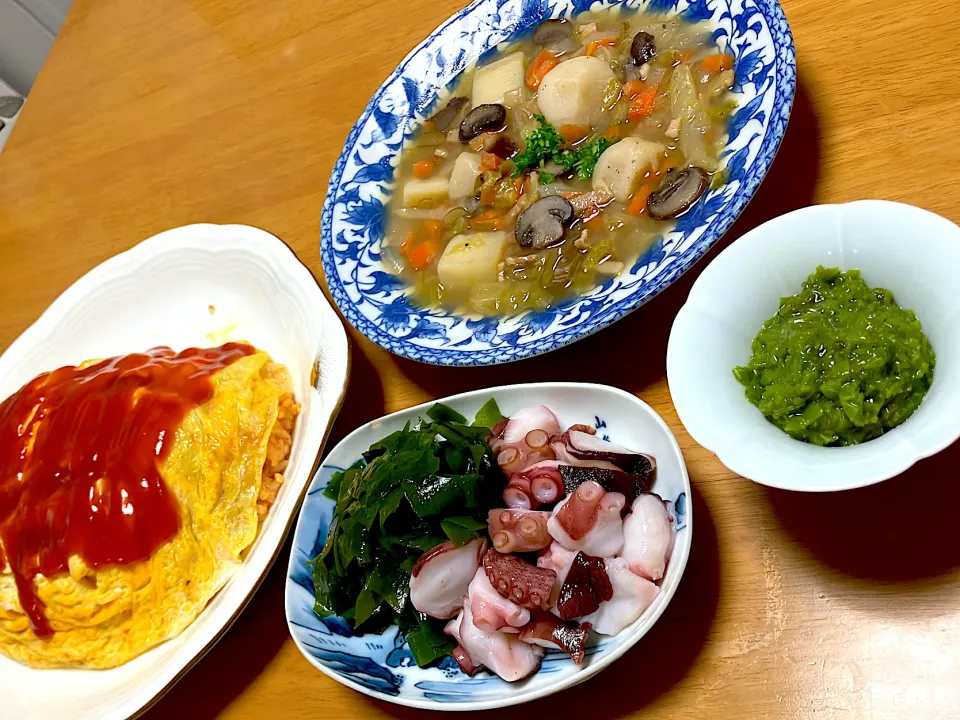 ベーコン以外は全て地元の食材を使った一昨日の私の1人晩御飯🍴(スープとオムライスは2日分)|🐈⸒⸒⸒⸒つるのダンス🐈🐾さん