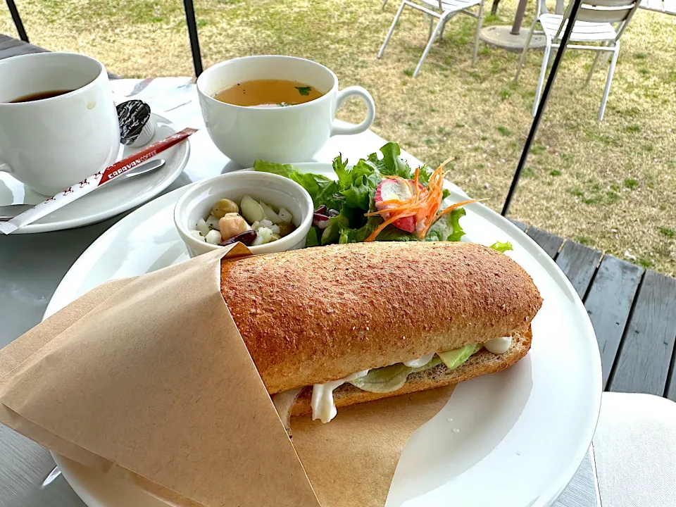 スモークサーモンとクリームチーズのサンド|マハロ菊池さん