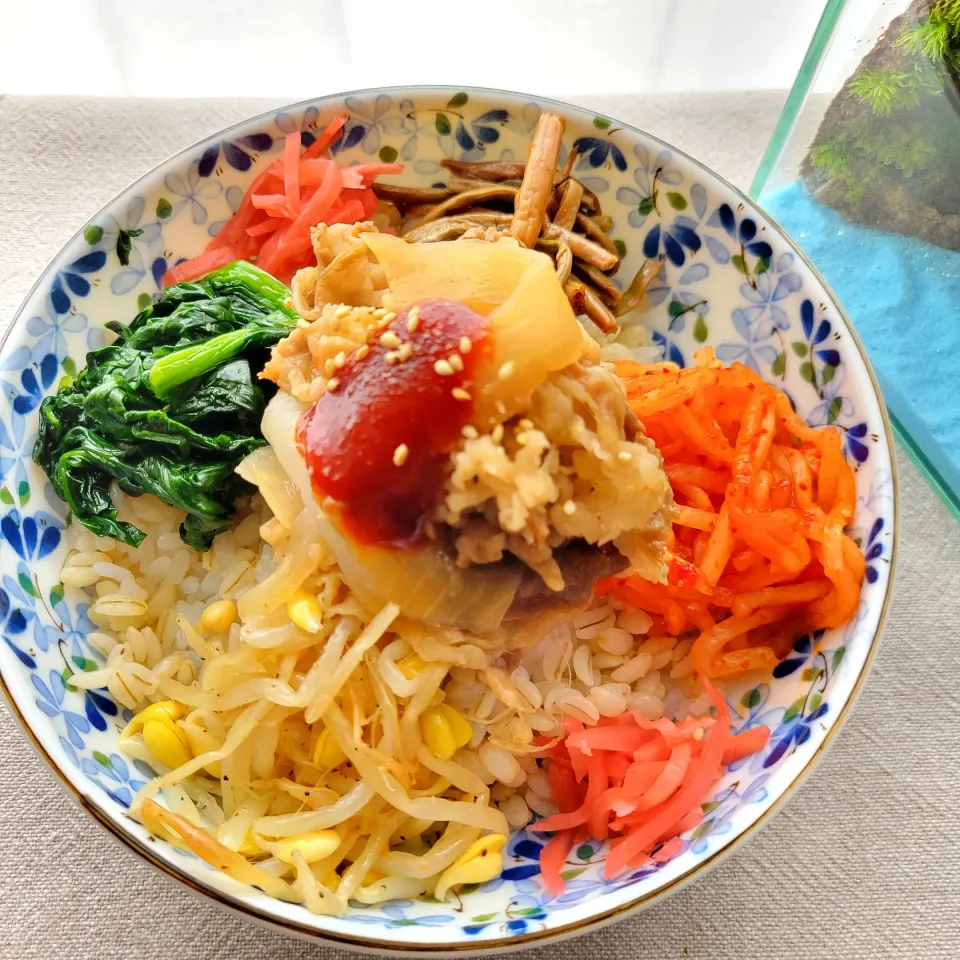「冷凍牛丼の具でおうち吉野屋第2弾！」吉牛でナムルなサボレシピ|みるくここあさん