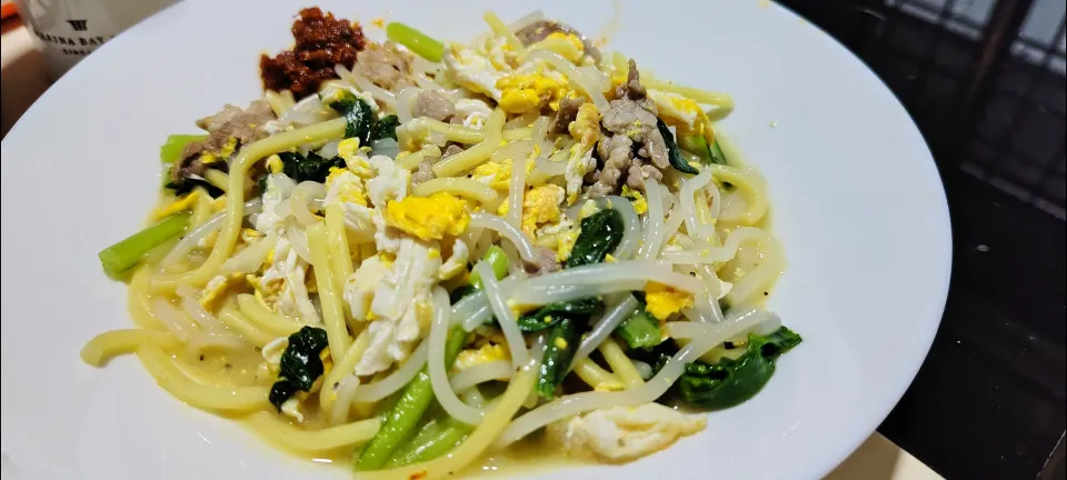 Pork stir fry noodles for dinner... Heavy rain|🍒lynnlicious🍒さん