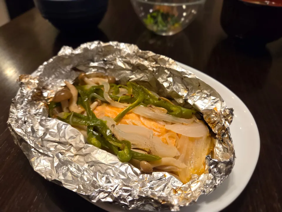 鮭のホイル焼き定食|もとしんさん