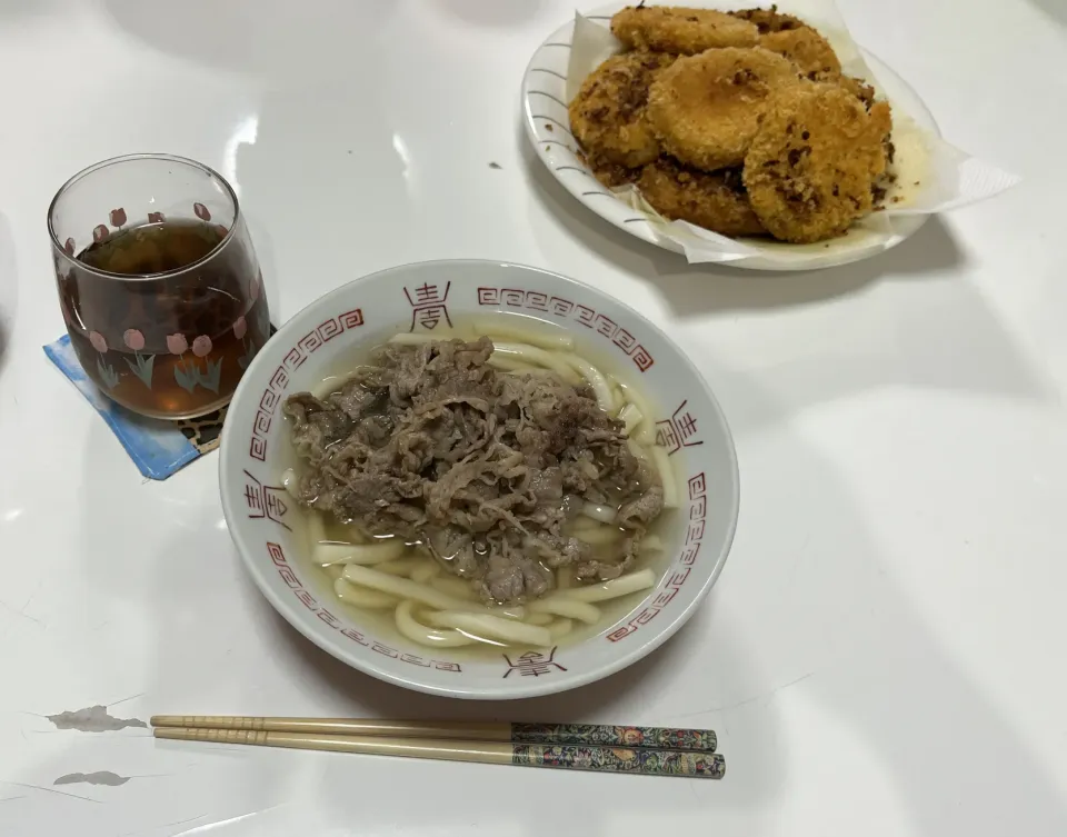 晩御飯☆肉うどん☆コロッケ|Saharaさん