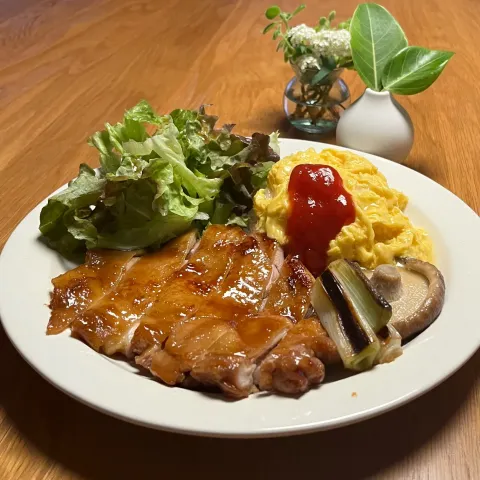 「エバーエッグ」を使ってみたSnapdishの料理・レシピ写真:4/20の夕食　照焼チキンとエバーエッグでミニオムライス