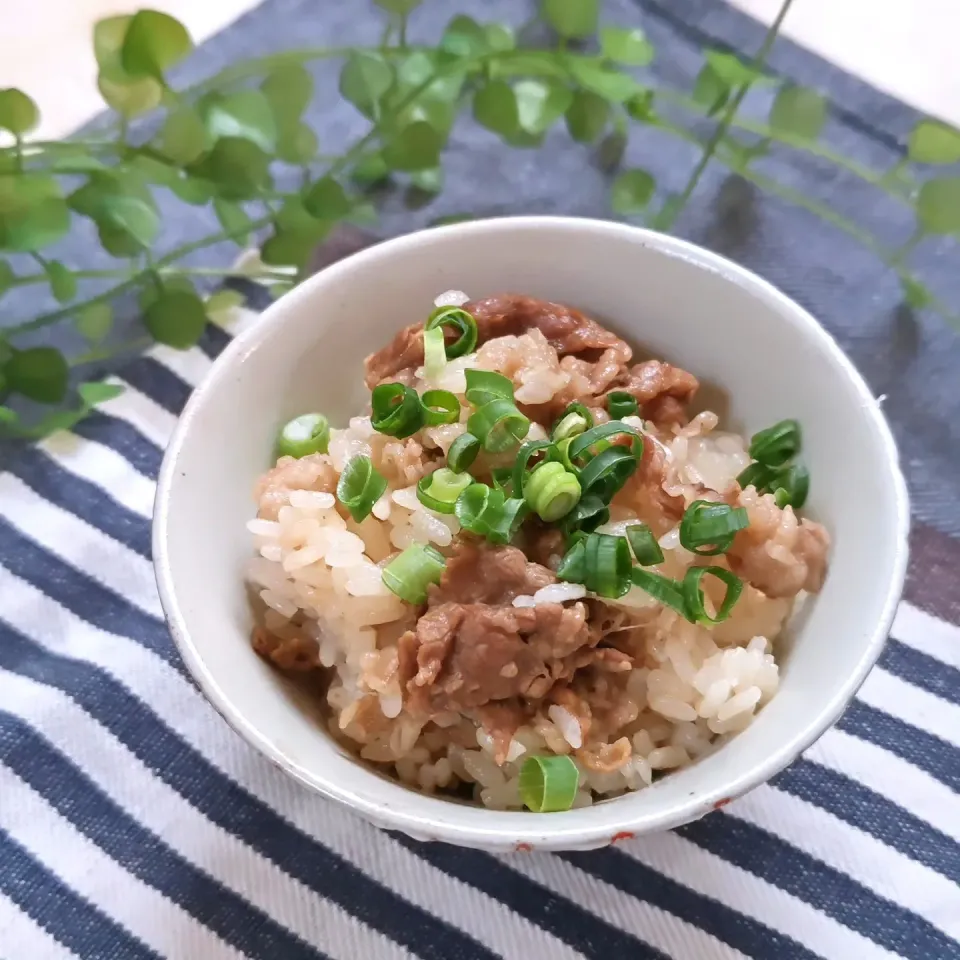 吉野家の冷凍牛丼の具で、炊き込みご飯|kodomoのおやつさん