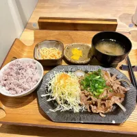 豚肉のオイスター炒め定食|ちゃみこさん