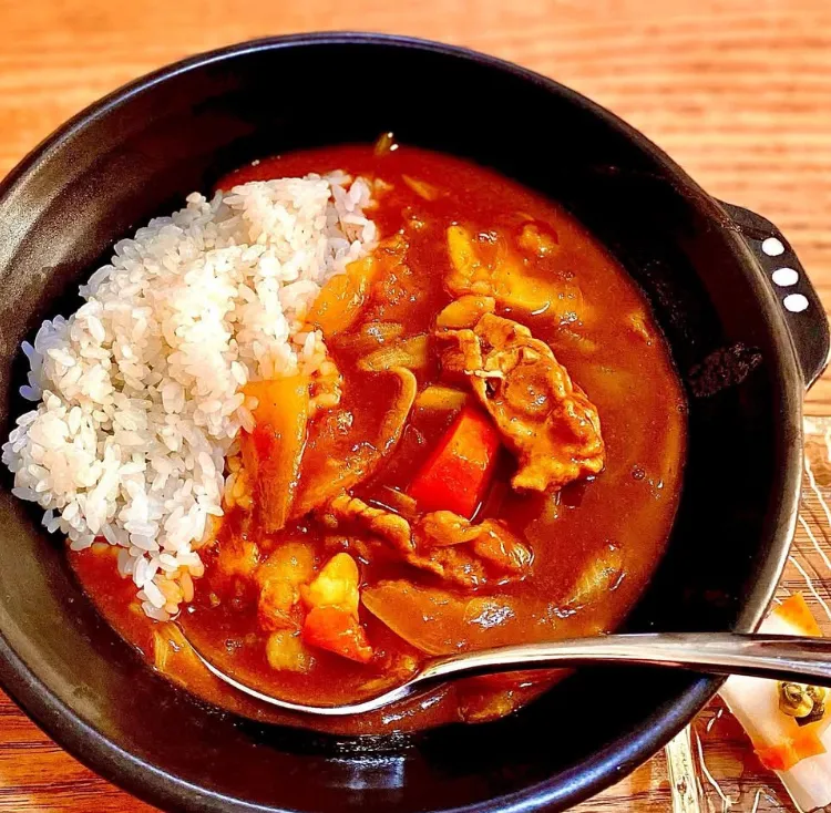 「 トマトライス 」🍅
サラダとワンタンスープを添えて
昼ごはん💦・・|ばくあんしゃさん