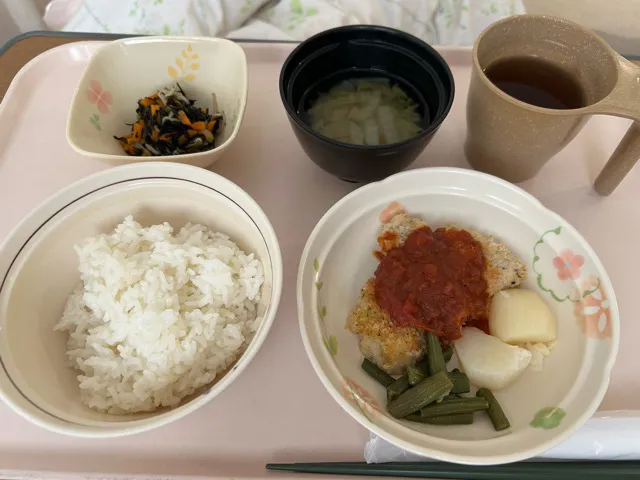 入院1日目の昼食❗️o(｀ω´ )o✨|サソリさん