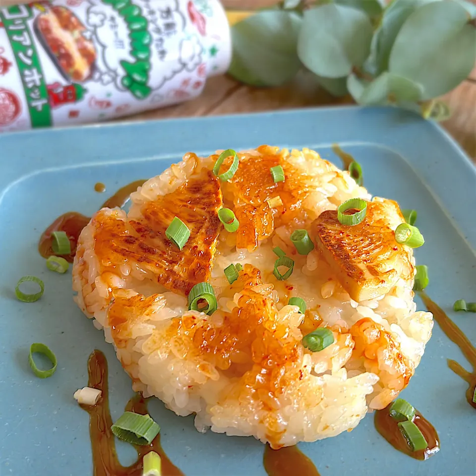 筍おこわとモッツァレラの甘辛パッカ〜〜〜ン👐焼きおにぎり|みずほさん