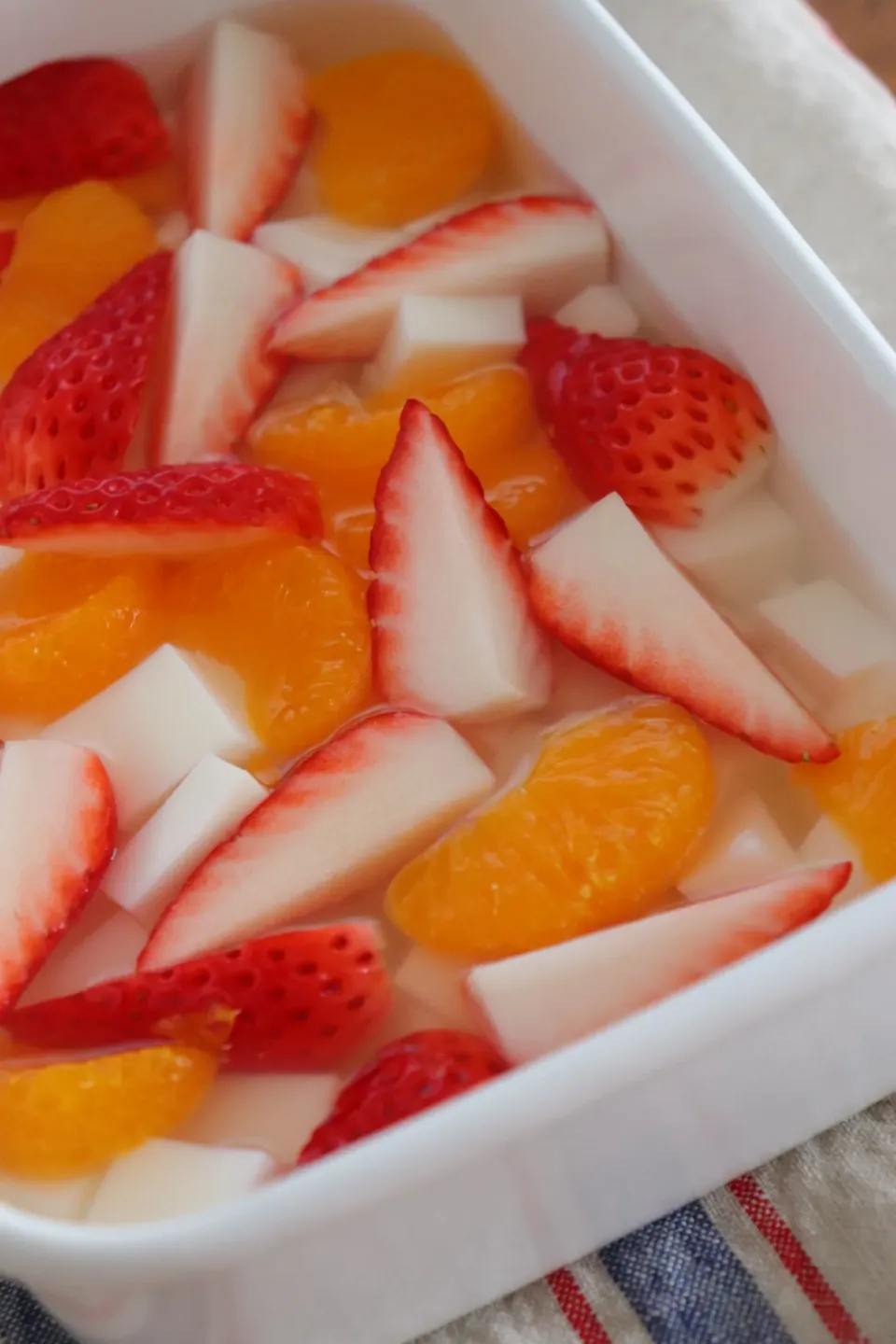 フルーツ杏仁豆腐🍓🍊|きみぷさん