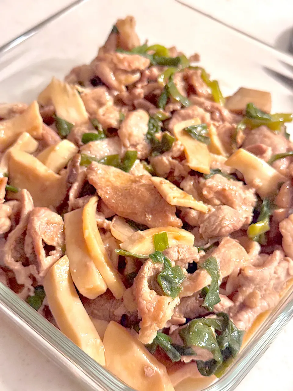 エリンギ、韮、豚肉のオイスターソース炒め|Megさん