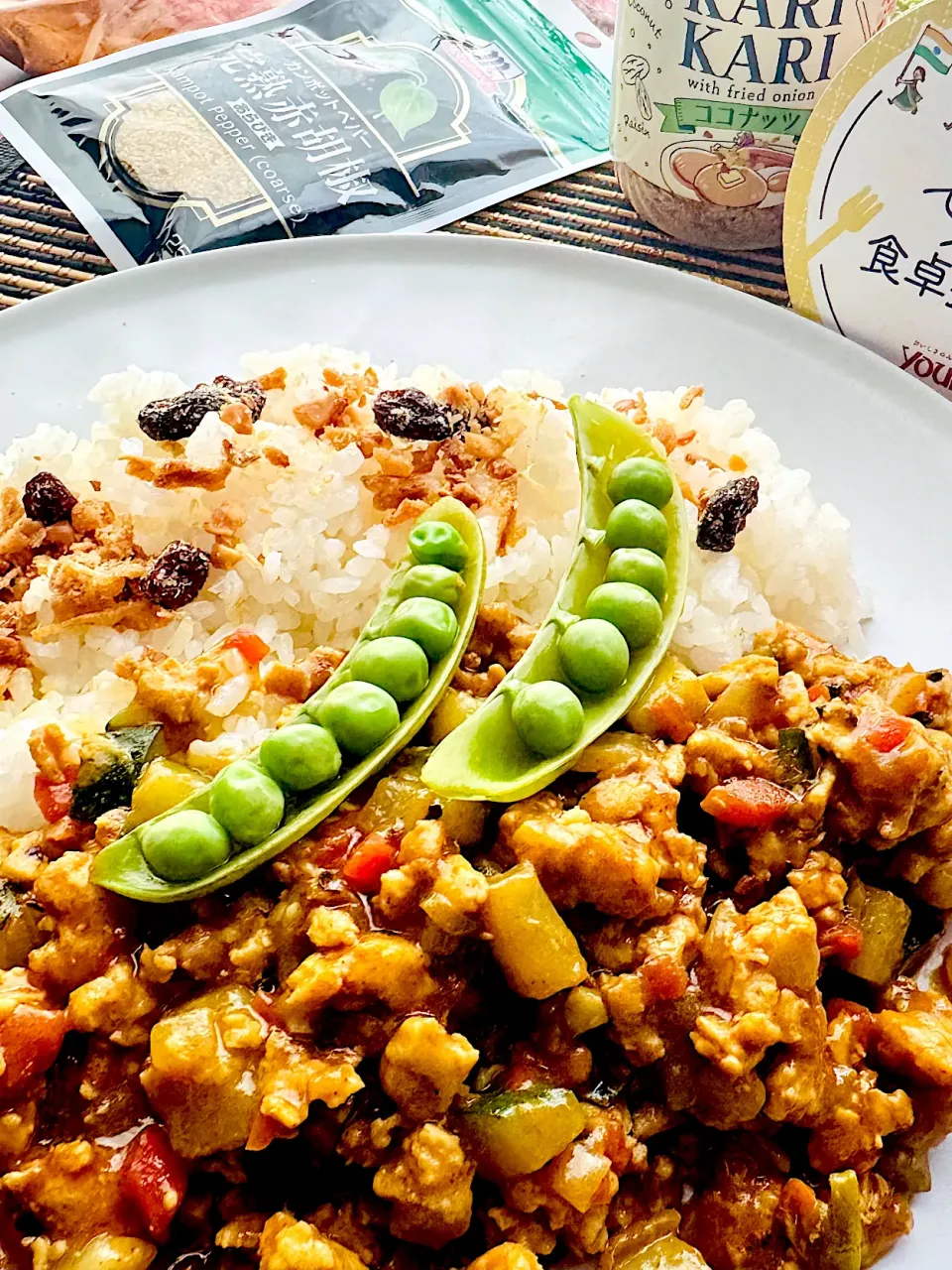 パパ氏の特製スパイスで朝キーマカレーwith カリカリココナッツ🥥🍛|🌺🌺Foodie🌺🌺さん