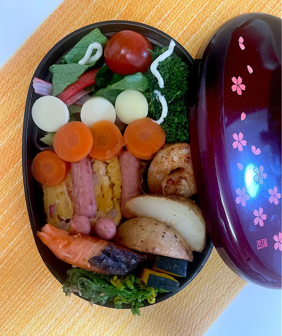 ＪＫ弁当🍱ガーリックシュリンプand鮭✨|ティーダさん