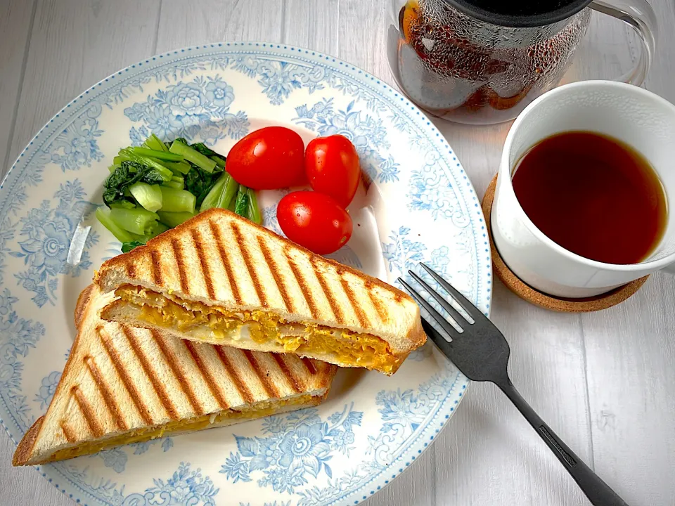 🚦カレー風味のホットサンド🚦|紅茶とお菓子と時々ごはんさん