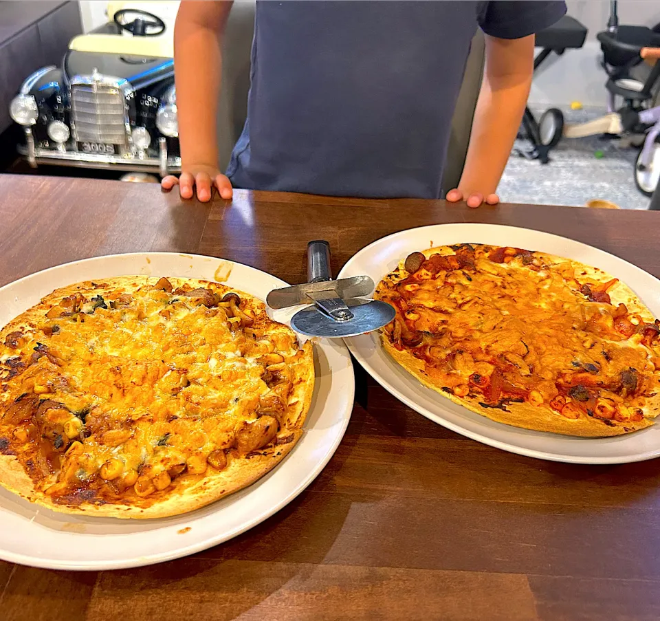 手作りピザ🍕照り焼きチキンピザ&ハムとキノコのトマトソース|kyonmiさん