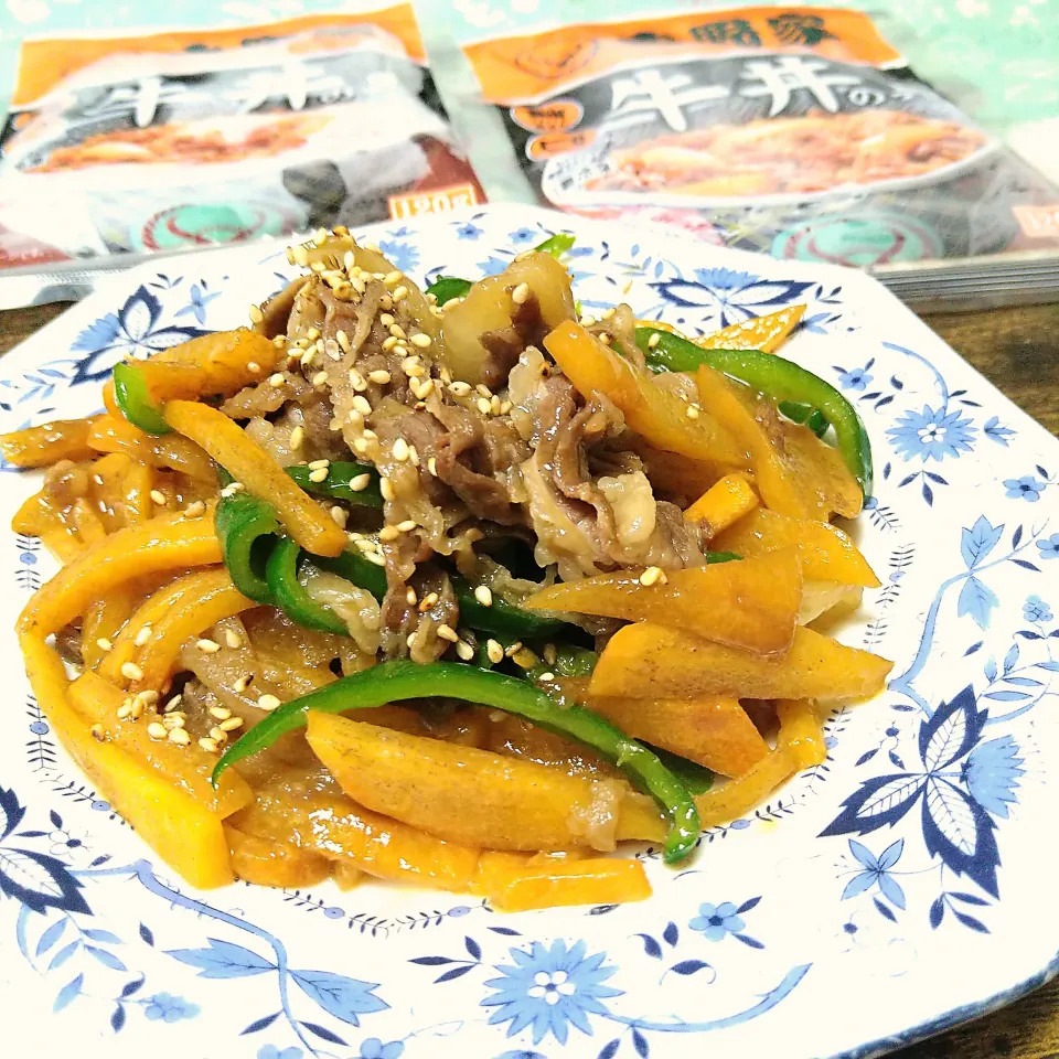 柿と牛丼の具で青椒肉絲風〜|とまと🍅さん