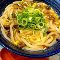しめじ&玉ネギの卵餡かけうどん|単身赴任のっちさん
