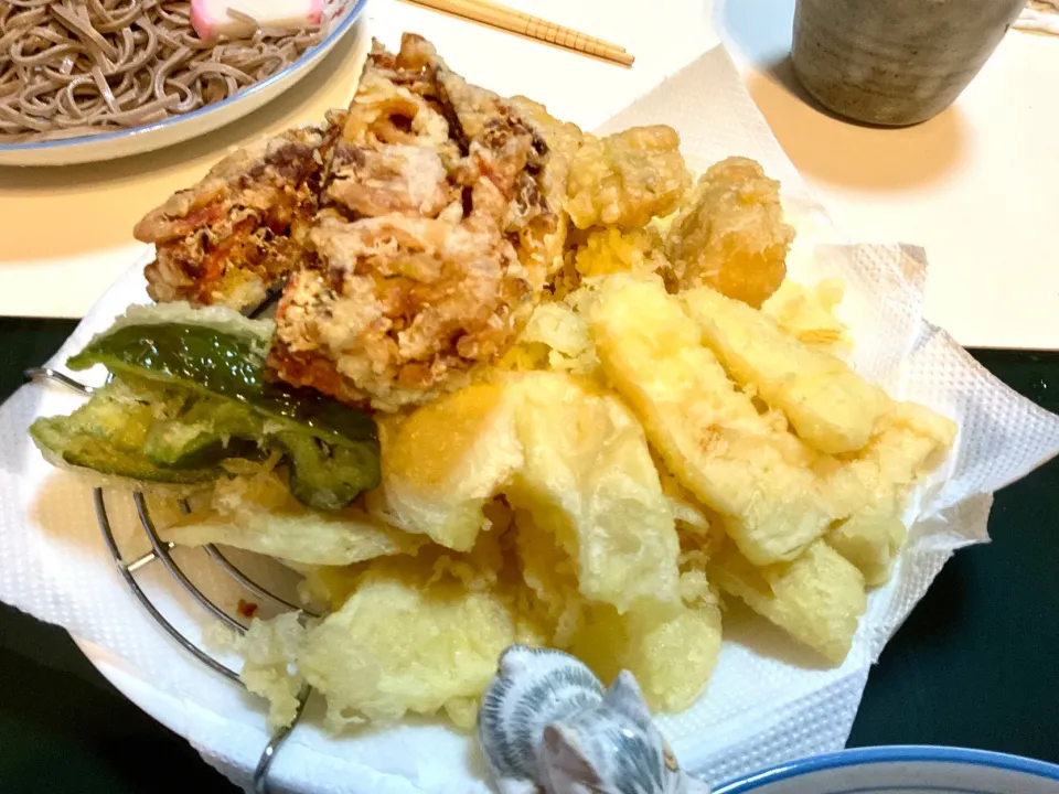 筍とイカとピーマンの天ぷらにかき揚げ|Takeshi  Nagakiさん