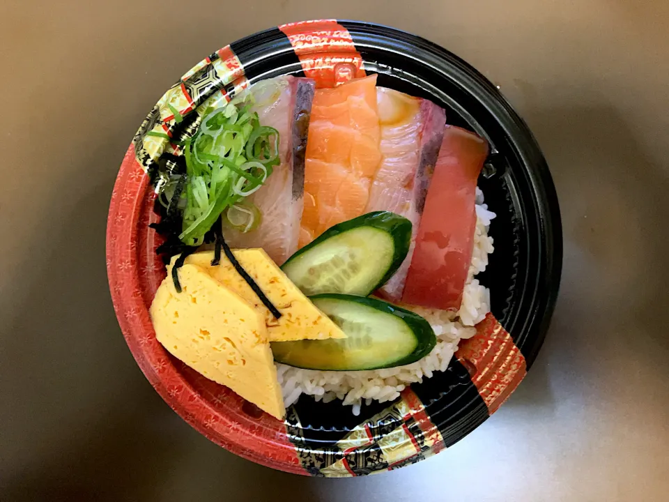 BN 海鮮丼|ばーさんさん