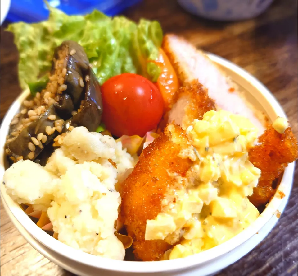 豚カツとエビフライ弁当(*^_^*)|しーPaPaさん