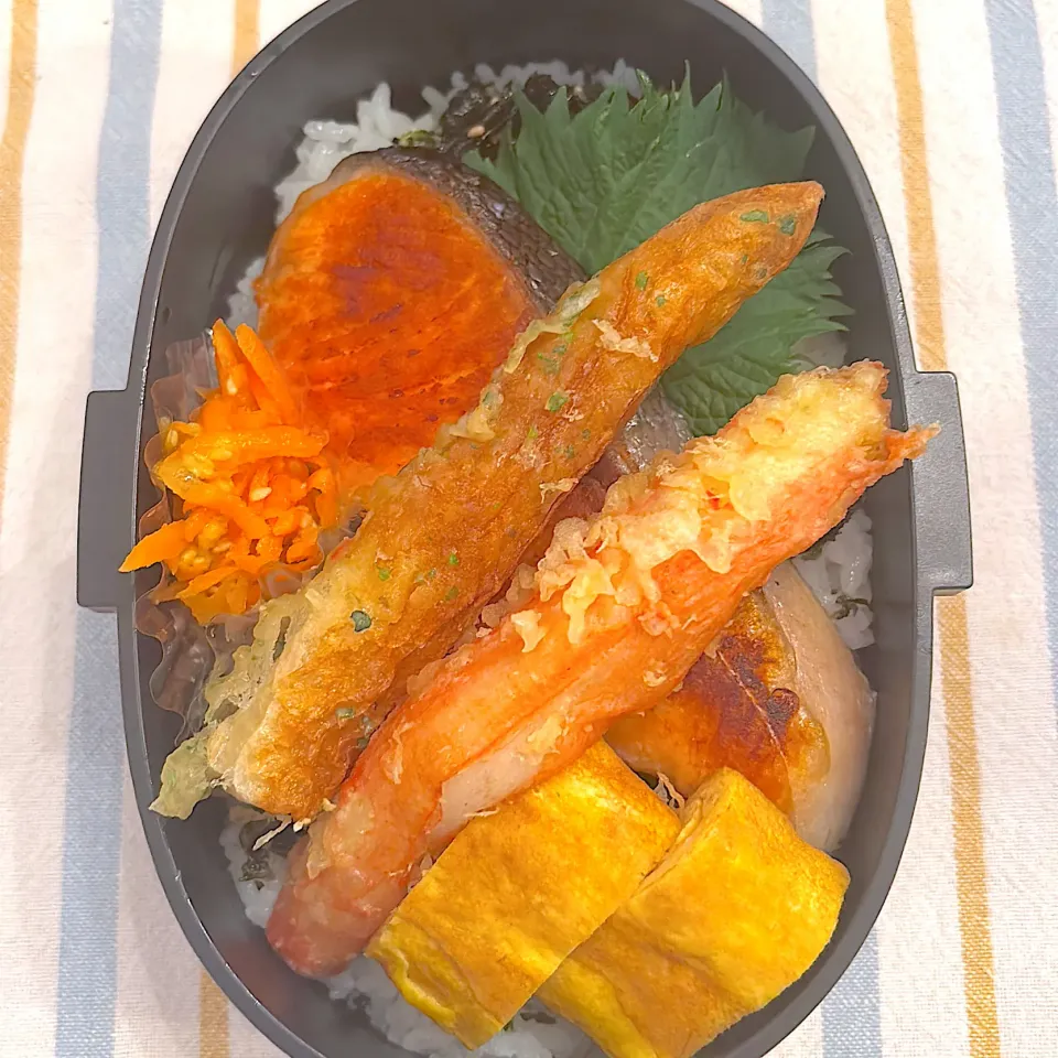 0423 焼き鮭のっけ弁　男子高校生弁当|Riieeさん