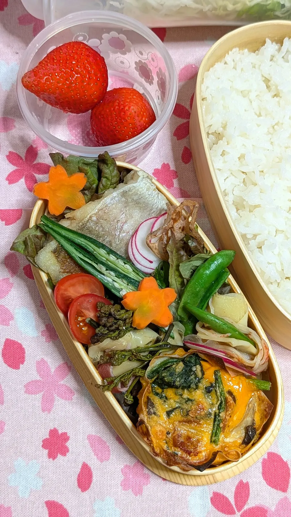 本日のお弁当〜春鯛と春野菜のお弁当|f.1125beさん