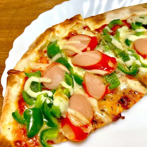 「宮崎県産ピーマン」を使ってみたSnapdishの料理・レシピ写真:具沢山ピザ🍕