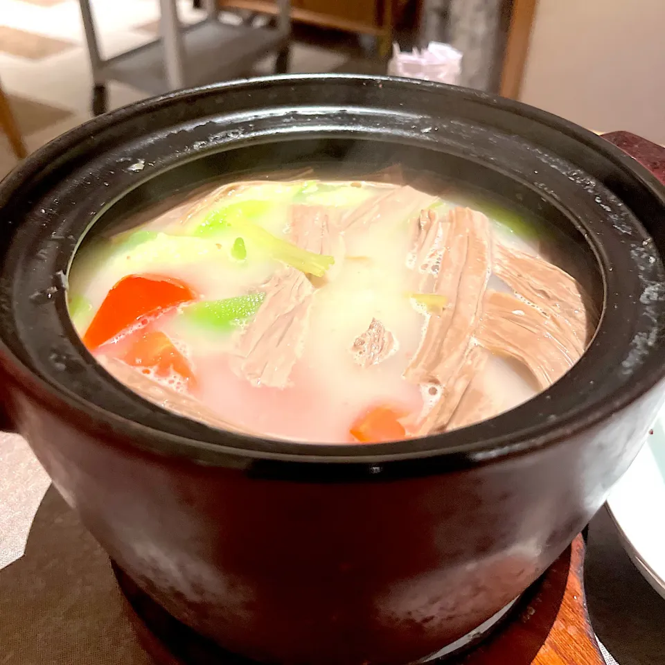 枝竹勝瓜蕃茄魚頭湯|skyblueさん