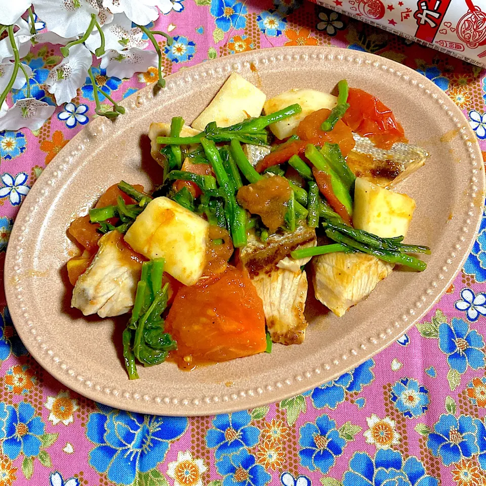 ぶり🐟と野菜のトマト煮🍅|ringonamaさん