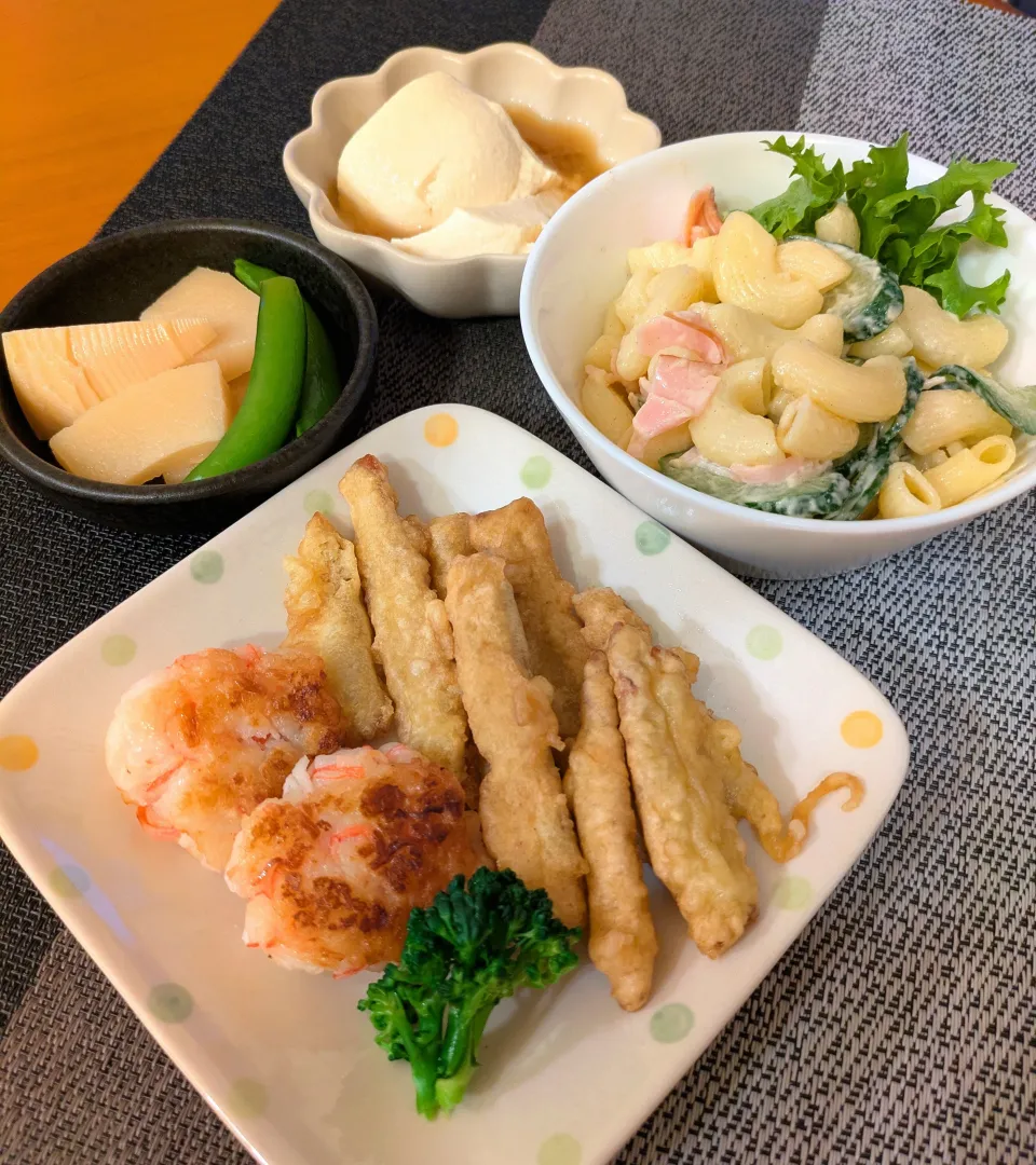 ☆スルメ天＆カニカマはんぺん焼き　☆マカロニサラダ　☆オボロ豆腐　☆たけのこ煮物|chikakoさん
