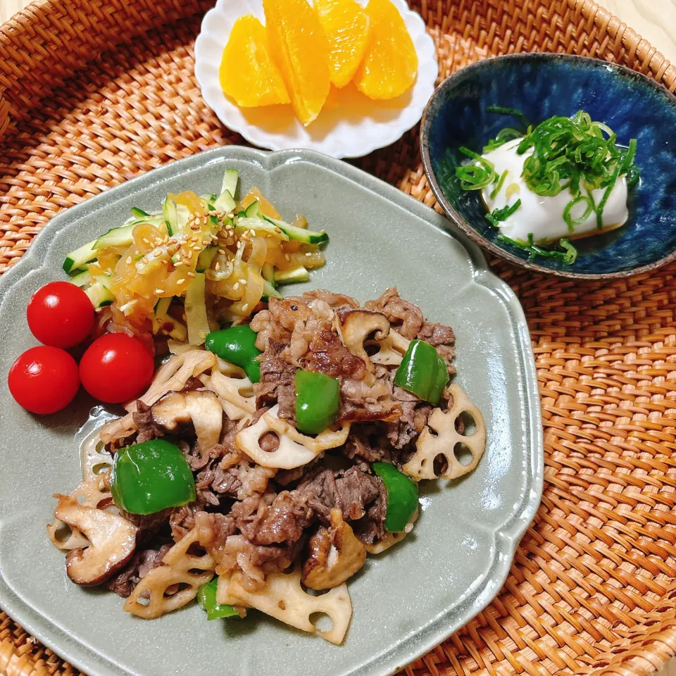 牛肉と蓮根のオイスターソース炒め★中華クラゲときゅうりの和え物|みゅうれおさん