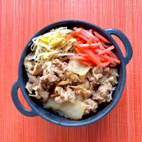 吉野家　冷凍牛丼の具で簡単ランチ✴︎|maricomさん