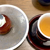 ラ・メゾン・ジュヴォー 虎ノ門ヒルズ店　タルト・タタン、ミント緑茶|よだみなさん