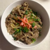 忙しい時に便利な、吉野家の冷凍牛丼。|ちびろ菌さん