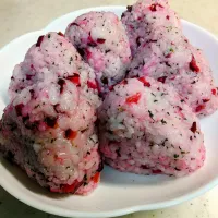 しば漬けと青じそふりかけで🍙|まさこさん