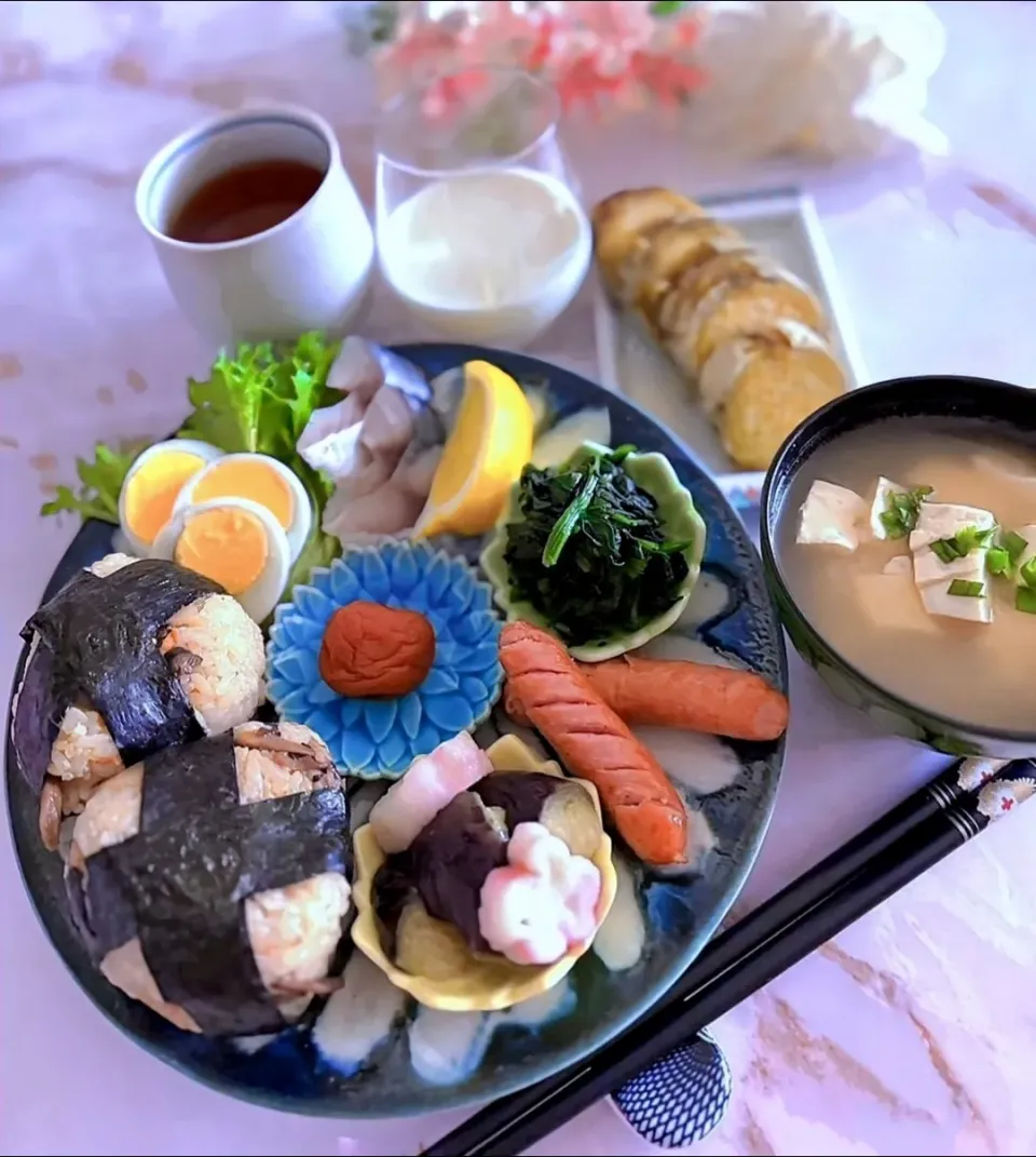 炊き込みご飯おにぎり|🌼あかね🌼さん