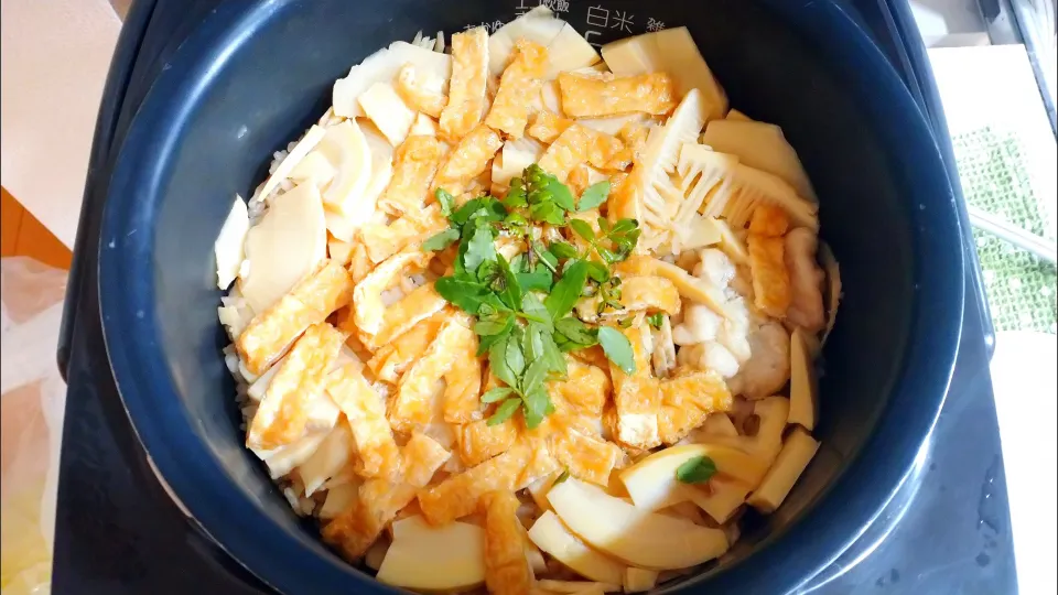 4/26の朝ごはん
筍の炊き込みご飯🍚|卯月さん