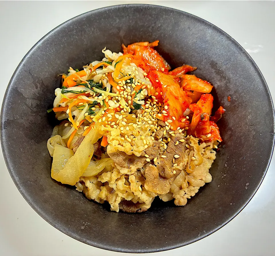 我が家のビビンバ風牛丼🐮|みほままこさん