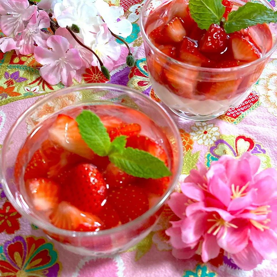 ミルクと苺ゼリー🍓|ringonamaさん