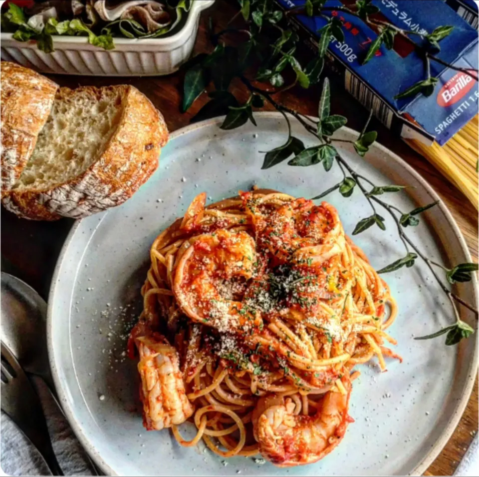 エビとクリームチーズのトマトパスタ🍝|瑞さん