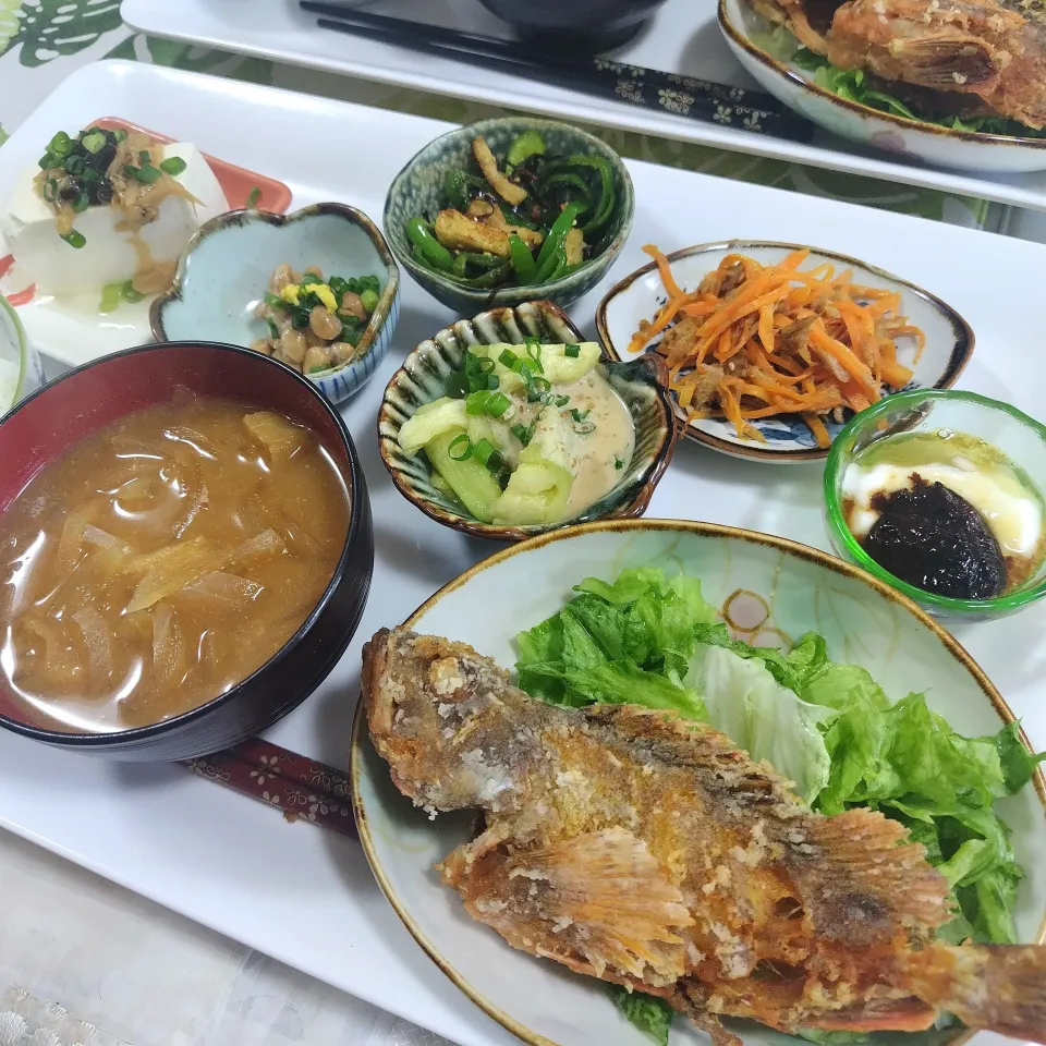 カサゴの姿揚げ定食です✨|rikako♪。.:＊さん