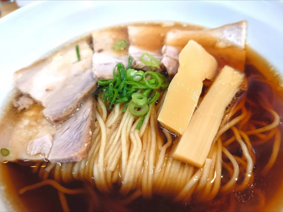 【4/29までの催事出展 from 
札幌市】
ラーメンと油そばのお店 かちか
醤油味のらぁ麺
＠東武百貨店池袋店 海明け 雪どけ
ぐるめぐり 大北海道展
25115
〈醤60塩21噌󠄀11タ4昆6出5F6冷2〉|大脇さん
