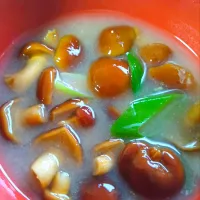 山なめこのお味噌汁🌟|さくらんぼさん