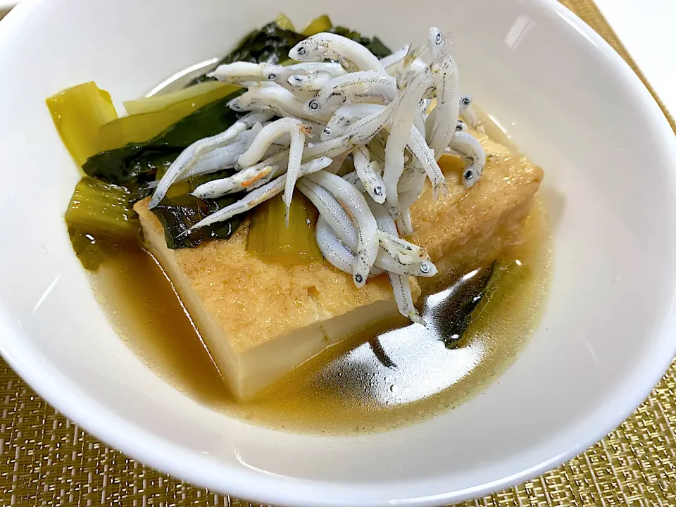 小松菜と厚揚げの煮物、シラス乗せ|Ponoさん