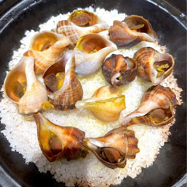 conch baked with salt/anne.liu@my.com | Snapdish[スナップディッシュ]