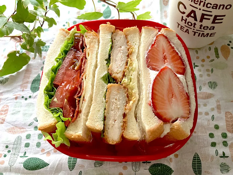 ＊0016.春のサンドイッチ🥪🍓娘ちゃんの高校生弁当🍱＊|＊抹茶＊さん