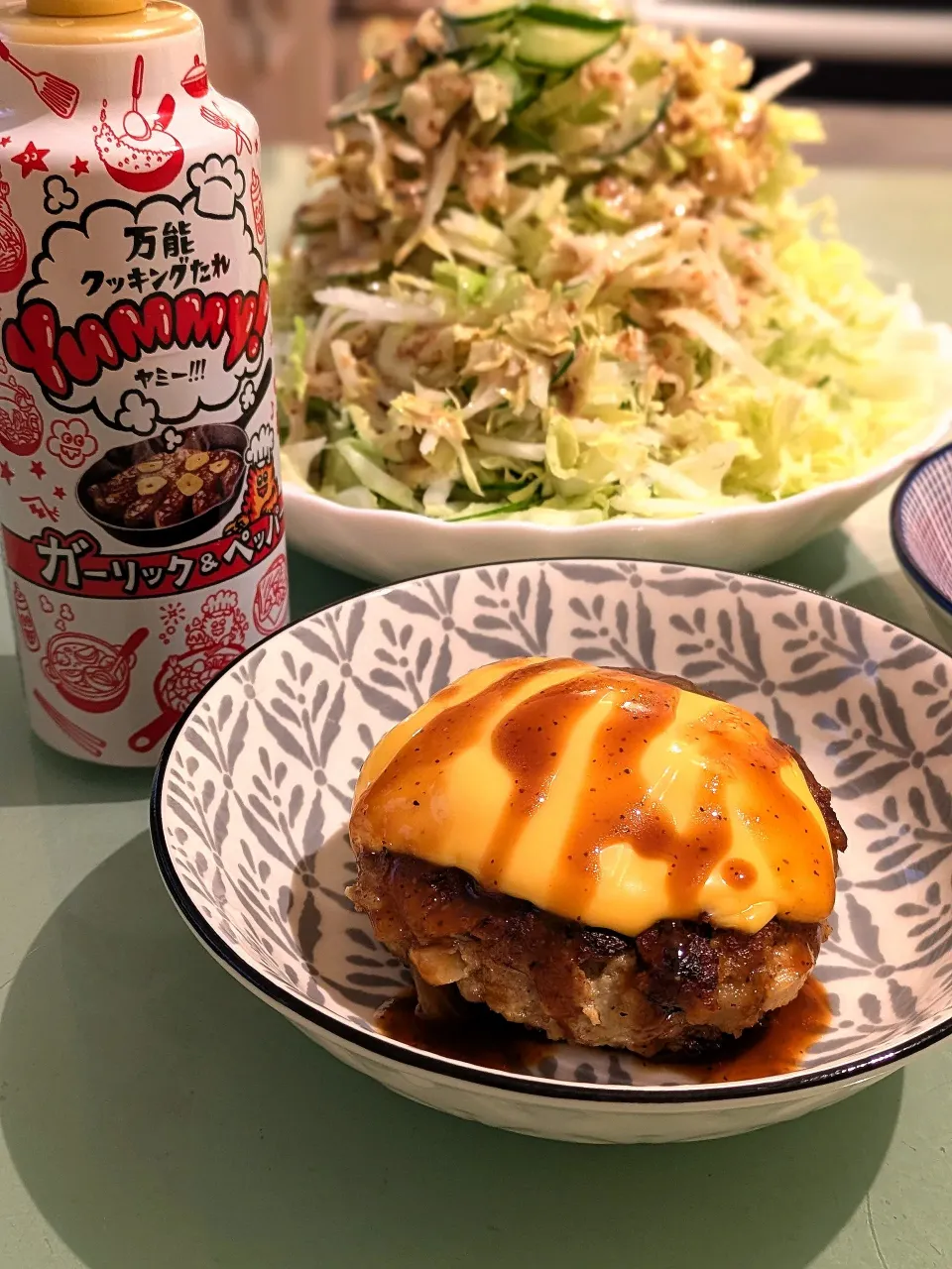 ガーリック＆ペッパーで自家製ハンバーグ|かずにゃさん