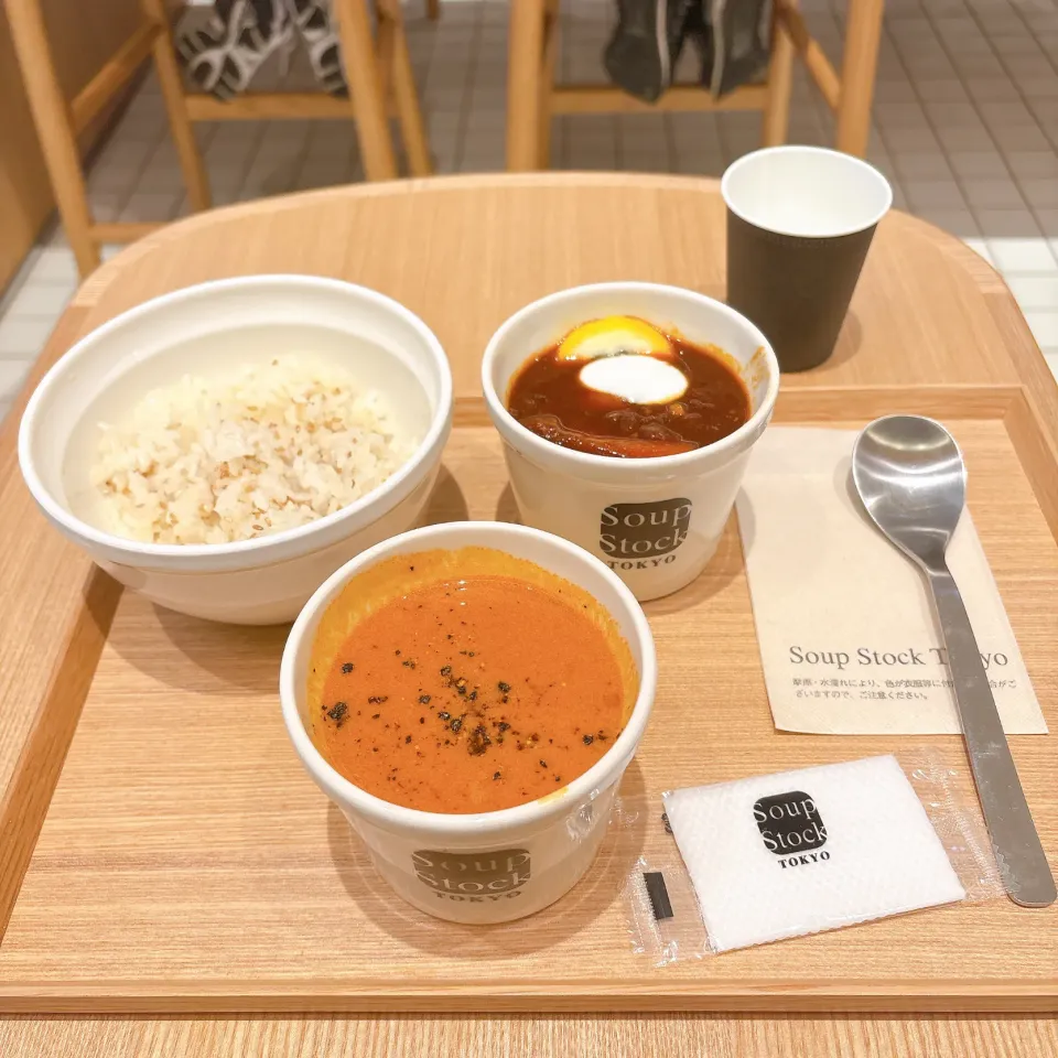 東京ボルシチとオマール海老のビスク　　　白胡麻ご飯|ちゃみこさん