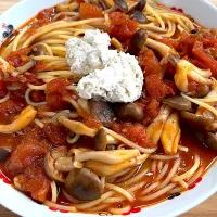 きのことトマトのパスタ|ぺろたんさん