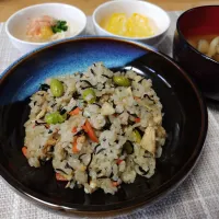 ひじき五目炊き込みご飯|万葉さん