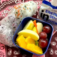 2025 4月29日　大会弁当（おにぎり&フルーツ）|あけみさん